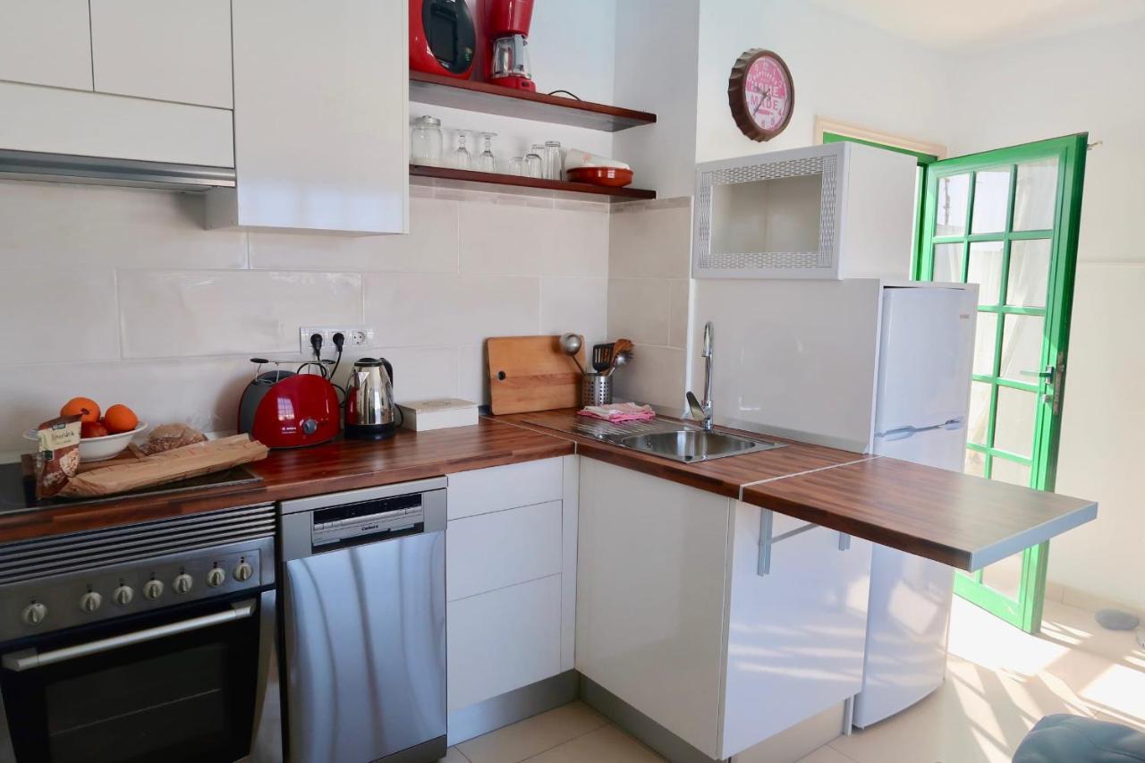 Apartment Los Zafiros In Puerto Del Carmen Aircond & Wifi & Dishwasher Tias Exterior photo